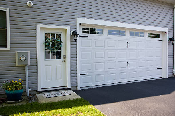 24/7 Emergency Garage Door Panel Replacement experts in Williamstown, WV